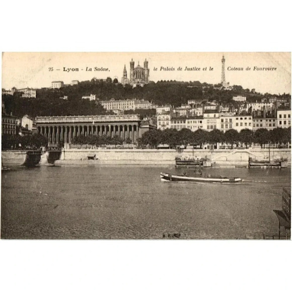 Lyon La Saône, le Palais de Justice et le Coteau de Fourvière- France Postcard - Picture 1 of 2